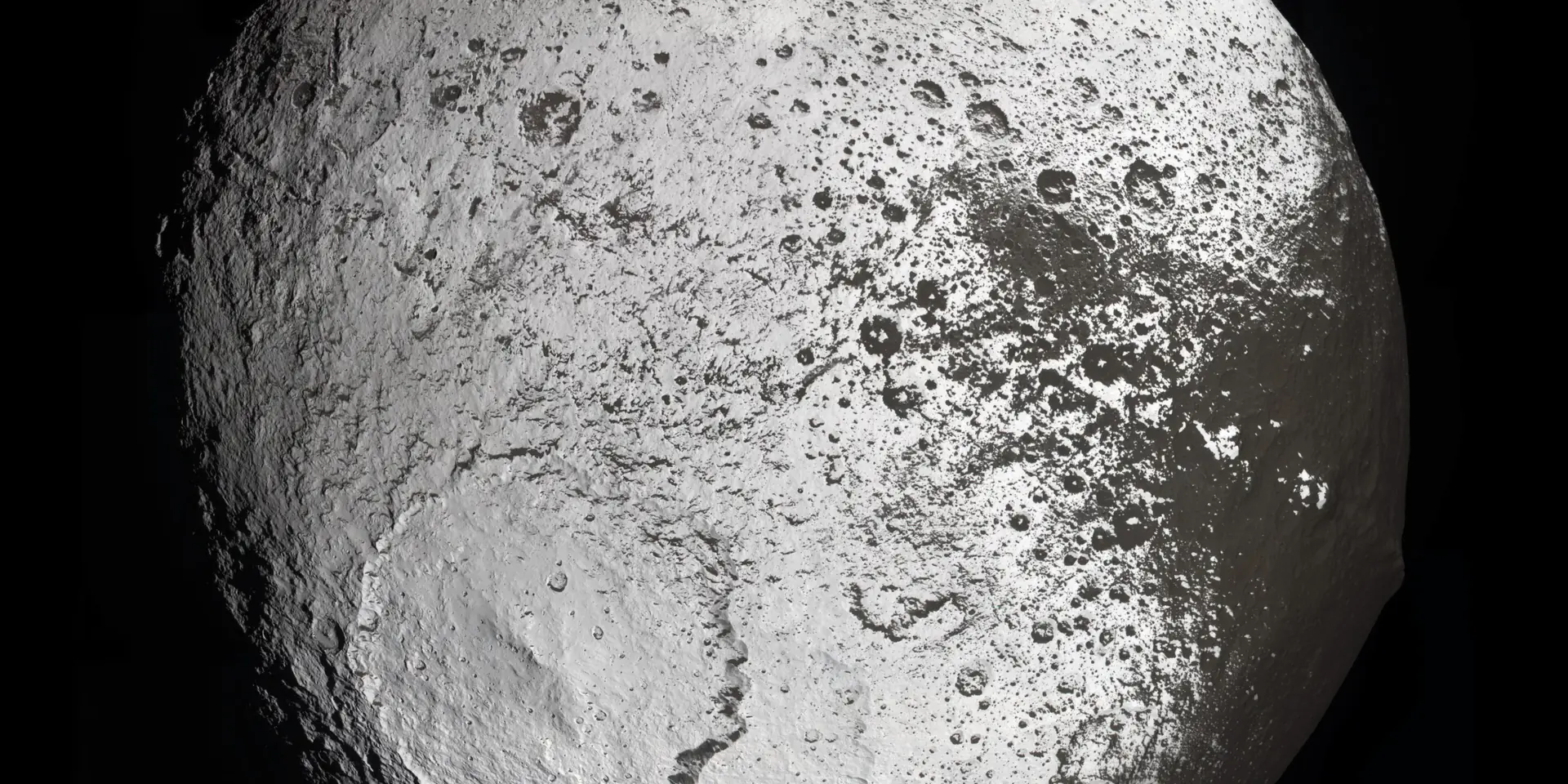 Photograph of Iapetus, a moon of Saturn.