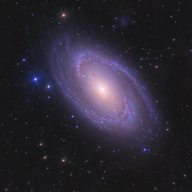 Photograph of Bode's Galaxy, a spiral galaxy Sab in Ursa Major.